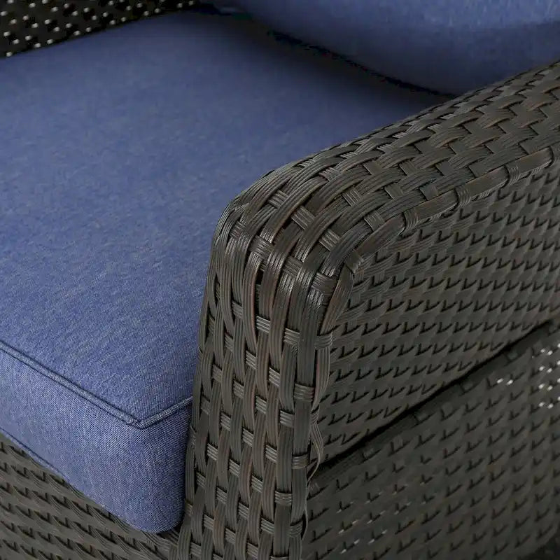 Outdoor swivel club chair